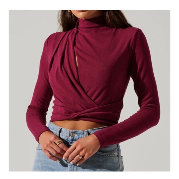 NWT ASTR Asymmetrical Pleated Cutout Mock Neck Top Size Medium - Picture 1 of 7